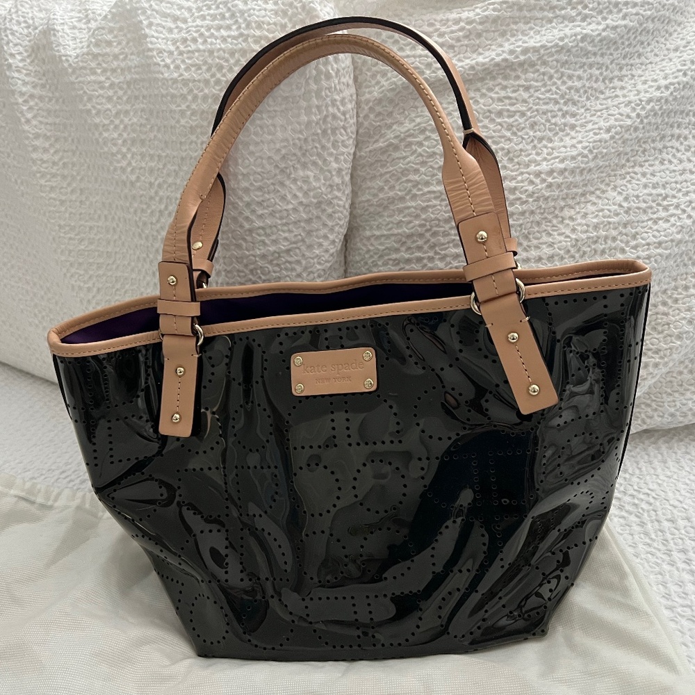 Kate Spade Medium bucket tote (black)